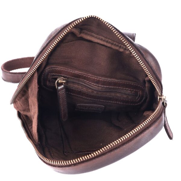Genuine Leather Body Bag Unisex Trendy Casual Travelling Essentials Kept Bag, Durable Secure Travel Brown